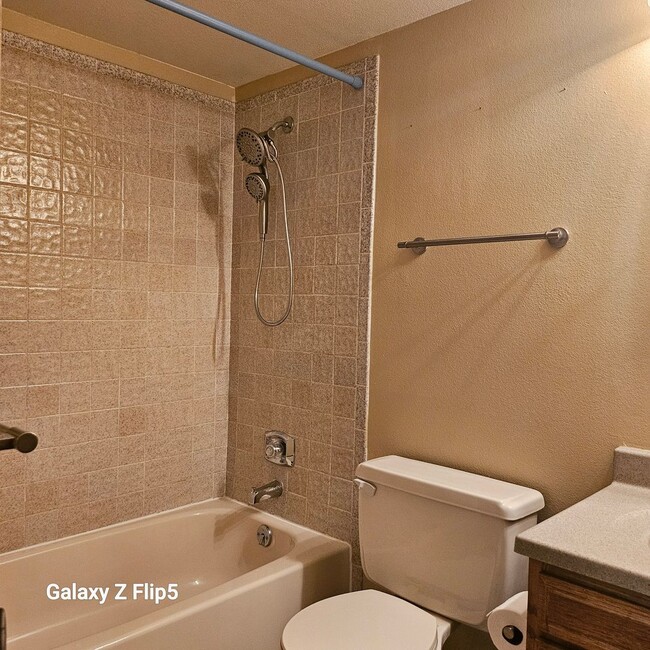 Building Photo - Buffalo Village Condo -2 Bedroom/2 Bath, G...