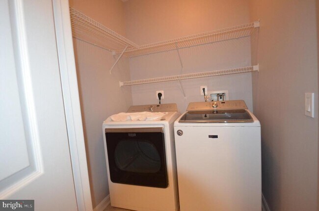 Building Photo - 4551 Strutfield Ln