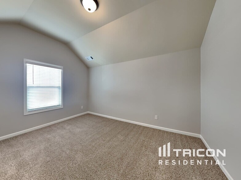 Building Photo - 11074 Shadow Ct