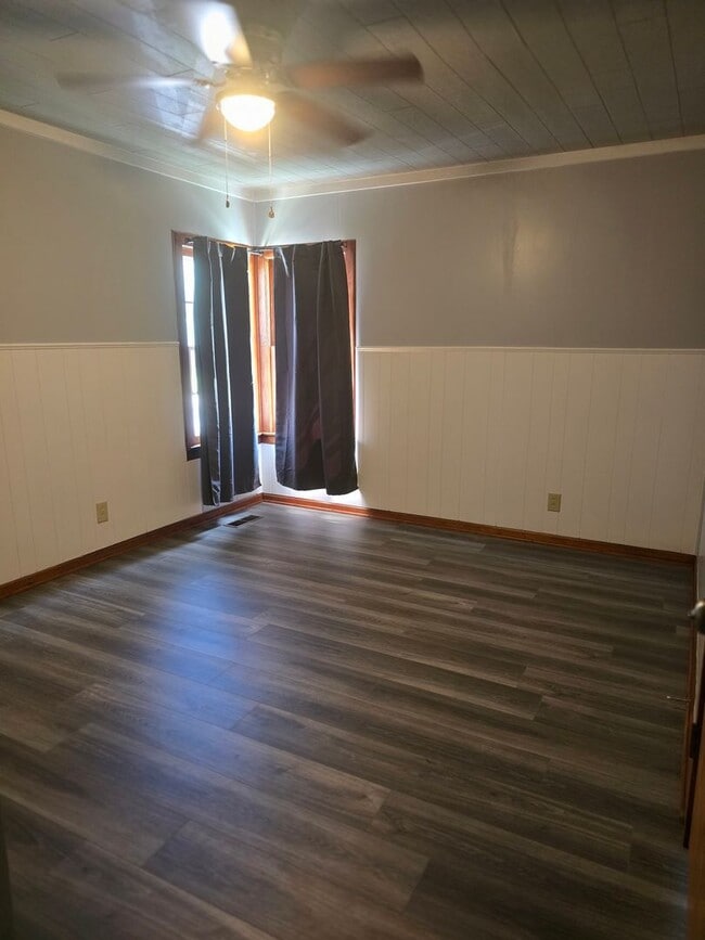 Building Photo - 705 Taylor St