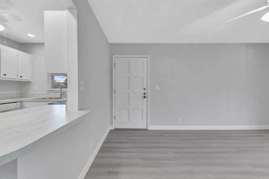 Building Photo - 1271 NW 13th St