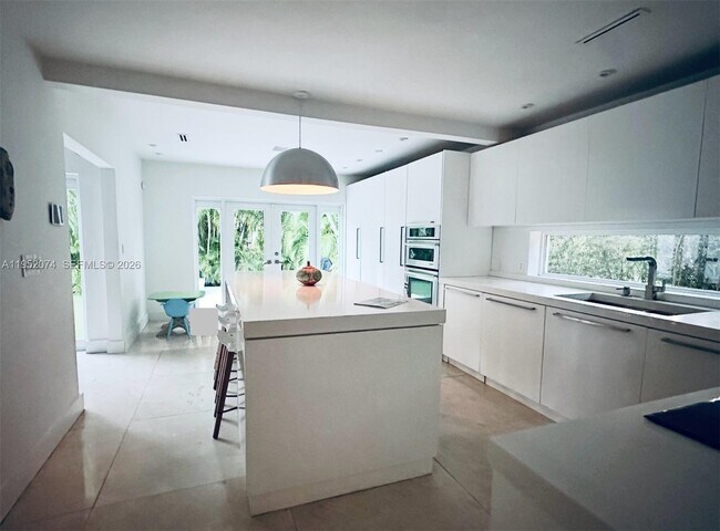 Building Photo - 1430 Baracoa Ave