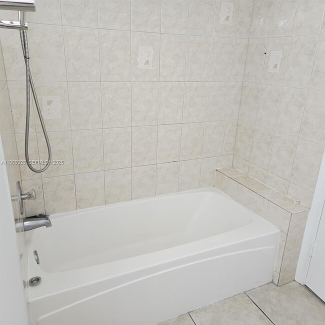 Building Photo - 3115 Oakland Shores Dr