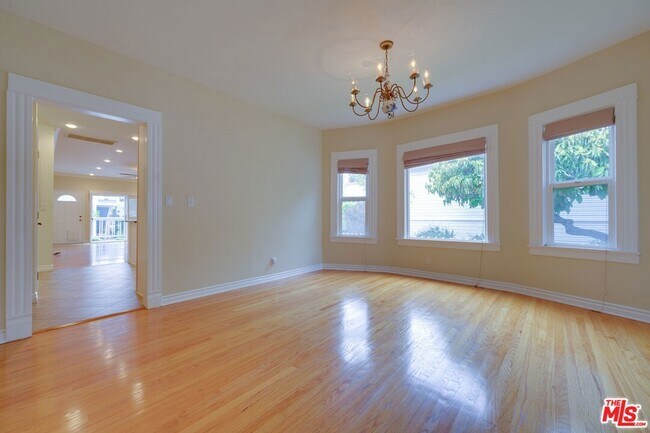 Building Photo - 1328 10th St