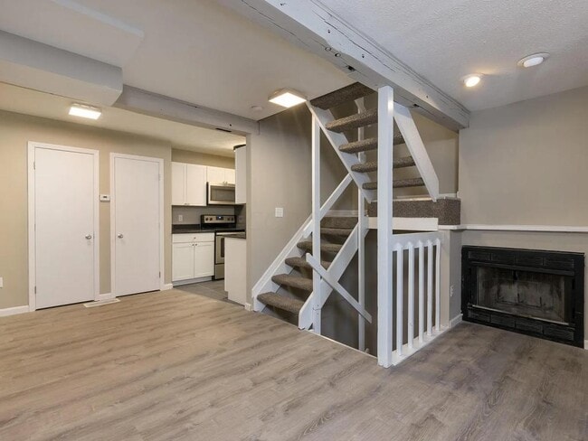 Building Photo - 89 W 9th Ave