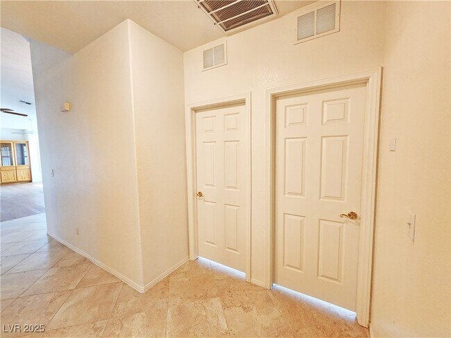 Building Photo - 3260 Helicopter Ave