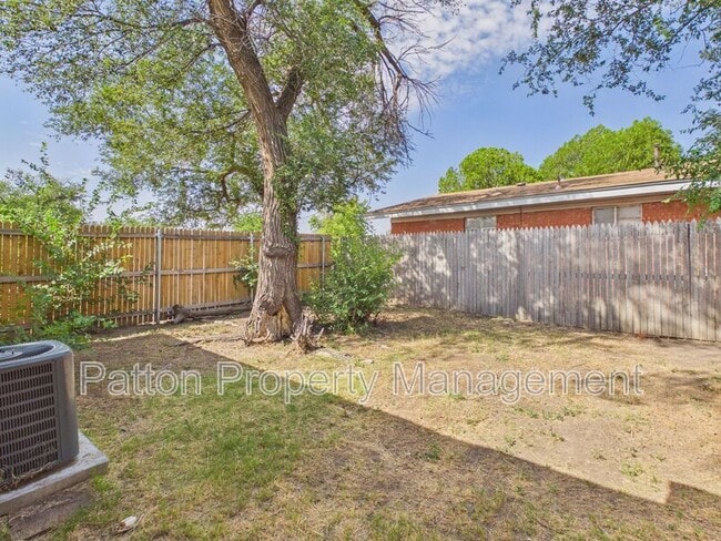 Building Photo - 3010 Westhaven Dr