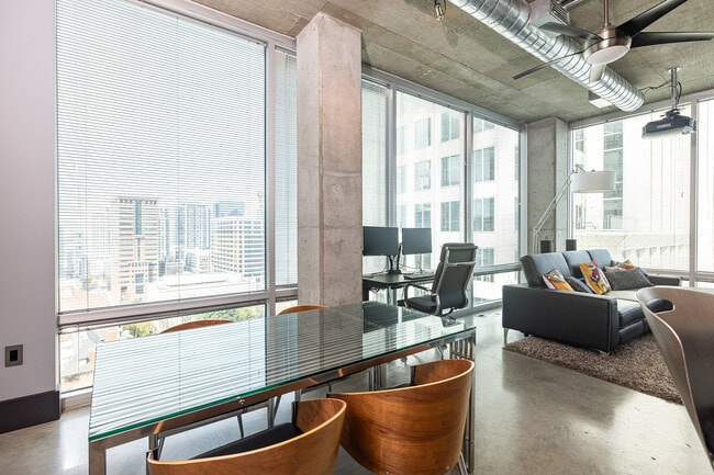 Building Photo - 943 Peachtree St NE