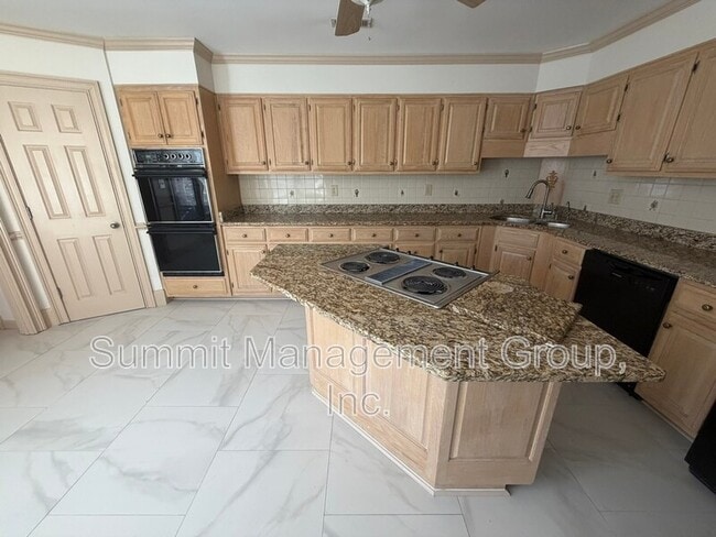 Building Photo - 2405 Twin Creek Ct SW