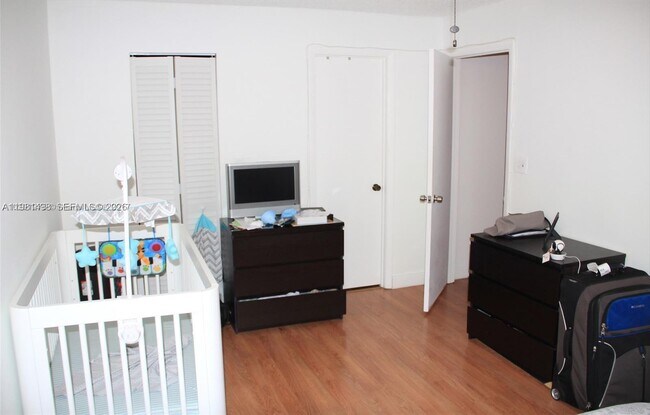 Building Photo - 20741 NE 4th Ct