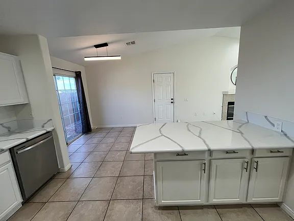 Building Photo - Welcome to your next home in Desert Hot Springs a beautifully maintained and recently renovated 3...