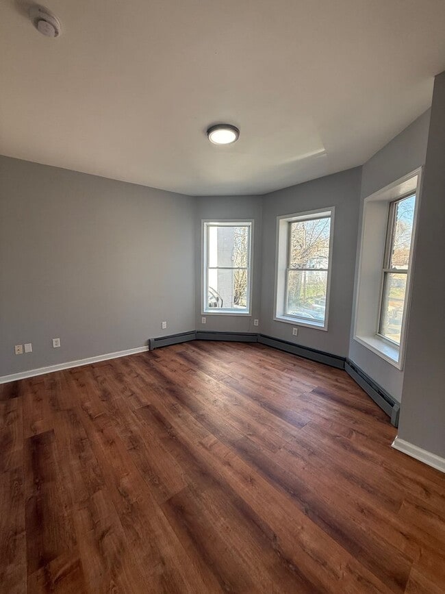 Building Photo - 232 Broadway