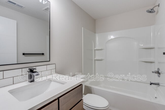 Building Photo - 3554 N Tyler Ct