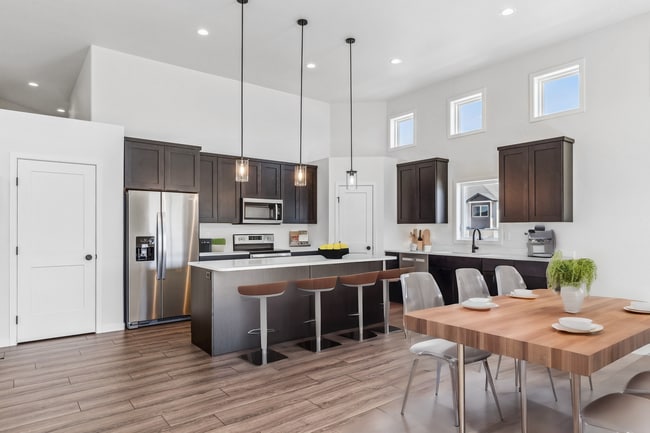 Building Photo - 4-bedroom, 3-bathroom West Fargo Single-Fa...