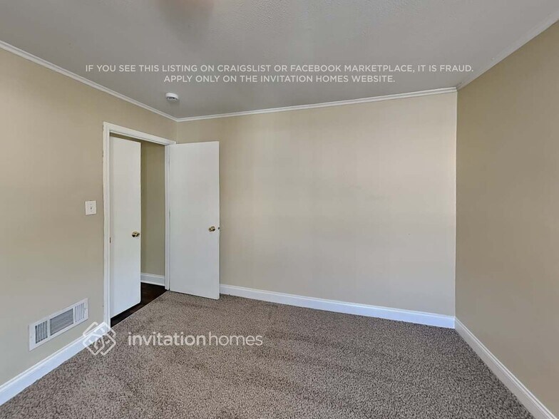 Building Photo - 9344 S 54th Ct