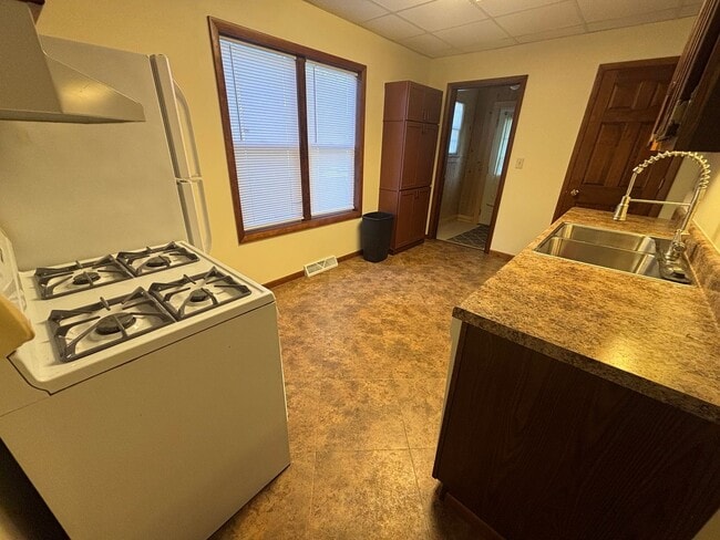 Building Photo - 317-319 18th Ave Moline, IL