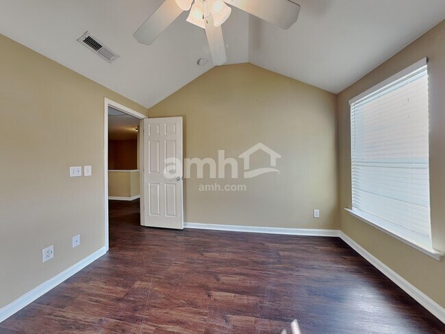Building Photo - 836 Willow Bay Dr