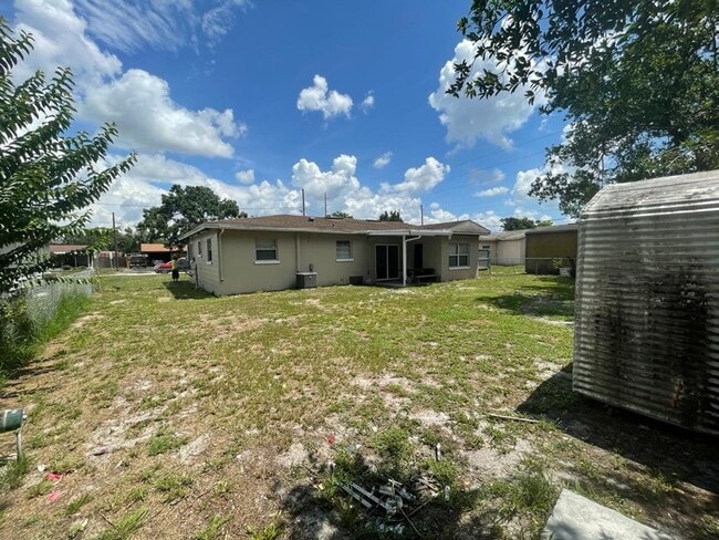 Building Photo - Charming Haven: Uncover Your Dream Home at 2026 JPV Street!