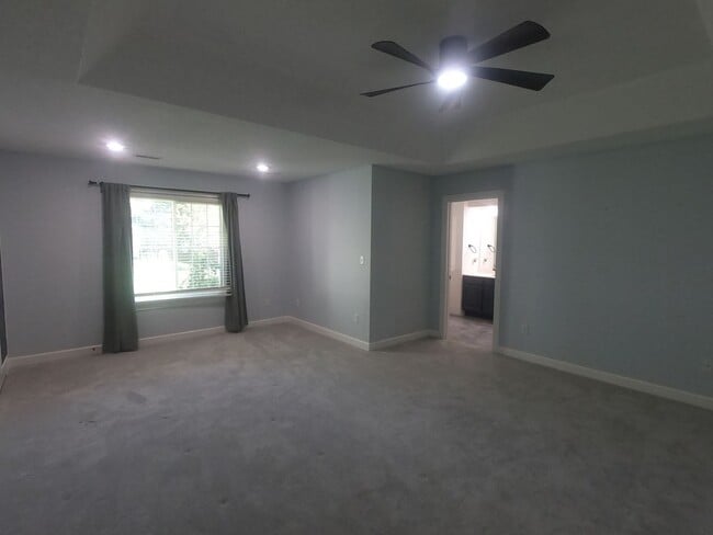 Building Photo - Charming Home in a Prime Columbia Location