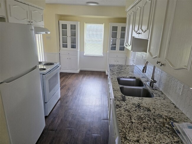 Building Photo - 2502 Coulee St