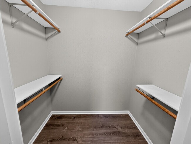 Building Photo - 1330 Godas Cir