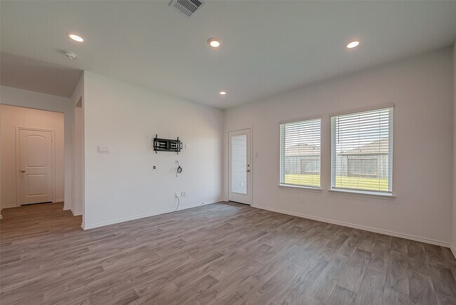Building Photo - 5343 Pinecliff Grove Ct