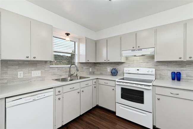 Building Photo - 1709 Wild Basin Ledge