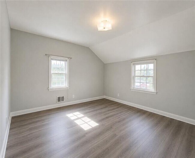 Building Photo - 5361 Orchard Hill Dr