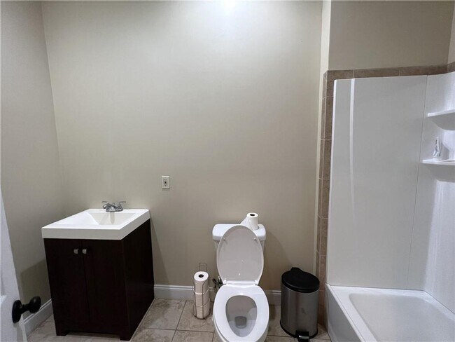 Building Photo - 2210 Bryant Pl Ct