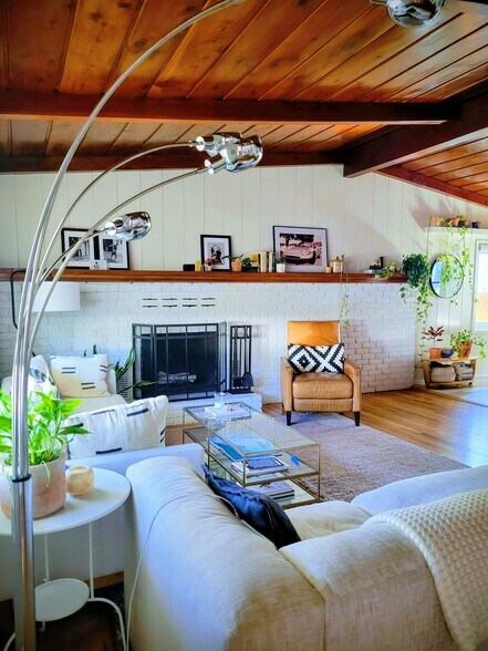 Building Photo - 133 S Myers St