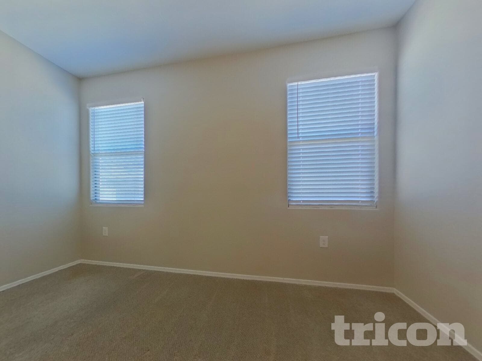 Building Photo - 31026 W Earll Dr