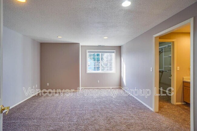 Building Photo - 2515 SE 173rd Pl