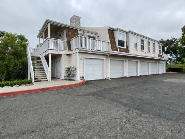 Building Photo - Bright 2 Bedroom Condo in Oceanside!