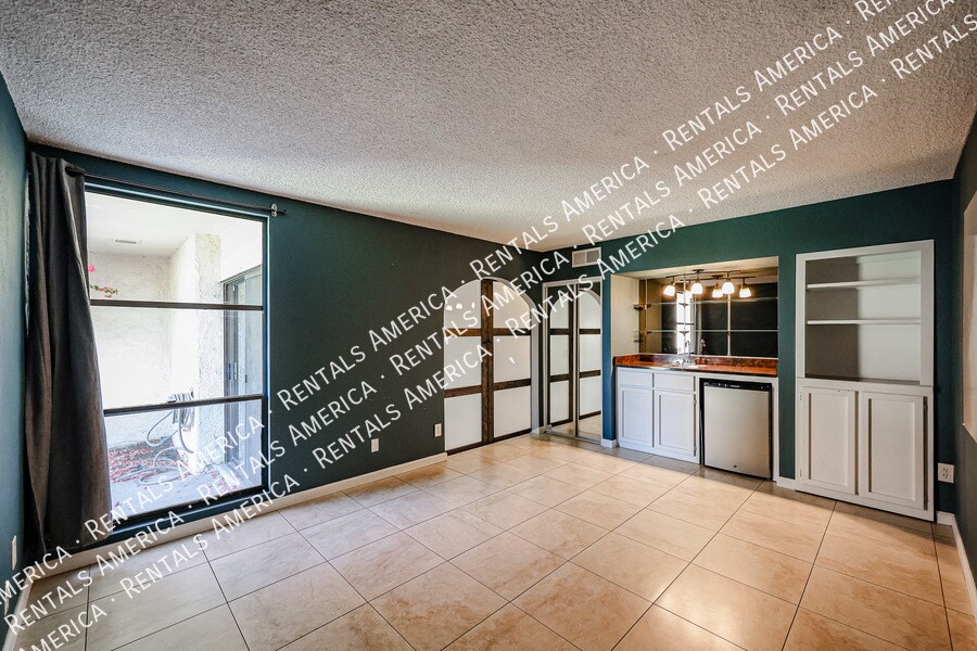 Building Photo - 3214 S El Camino Dr