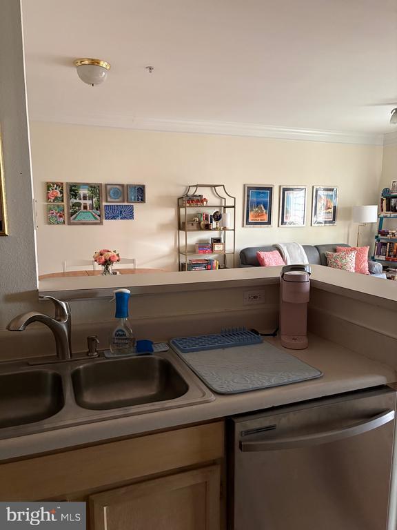 Building Photo - 1571 Spring Gate Dr.