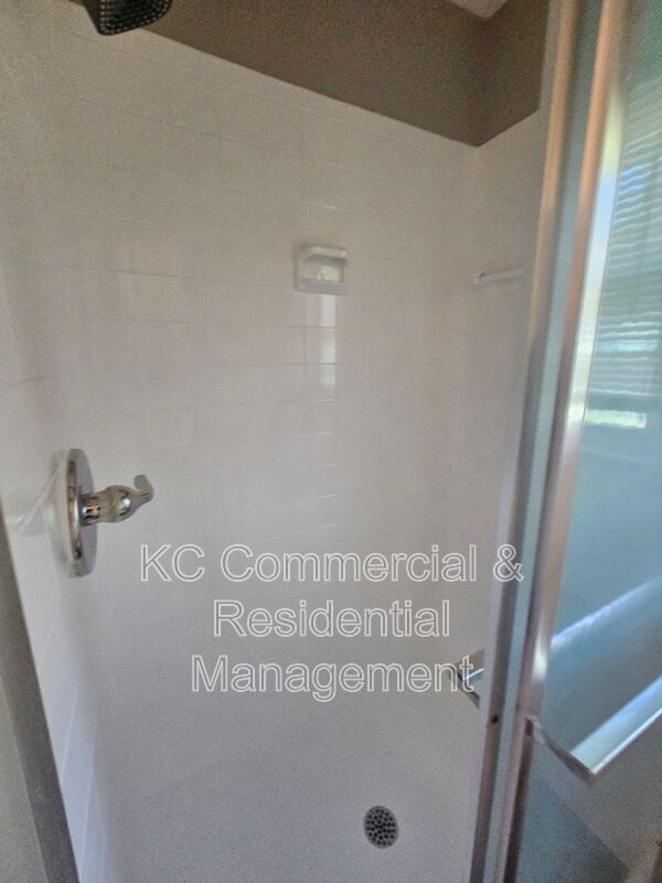 Building Photo - 10013 N Harrison Dr