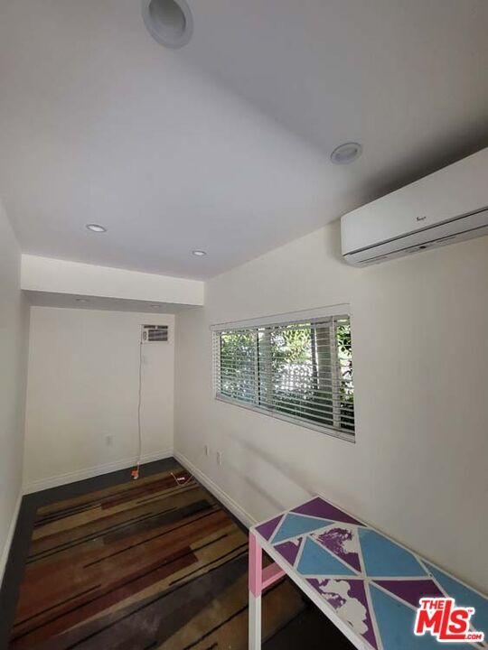 Building Photo - 4850 Excelente Dr