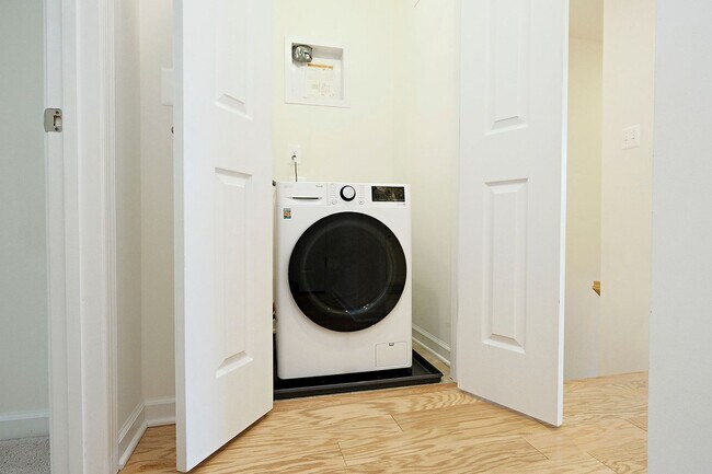 Building Photo - Pet-Friendly Fry's Spring Townhome Near 5t...