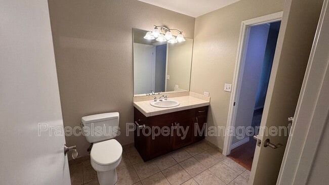 Building Photo - 530 K St