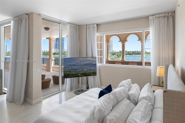 Building Photo - 7133 Fisher Island Dr