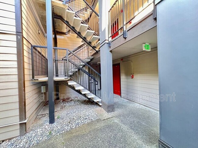Building Photo - 9523 NE 180th St