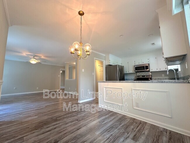 Building Photo - 11824 Larkridge Ct
