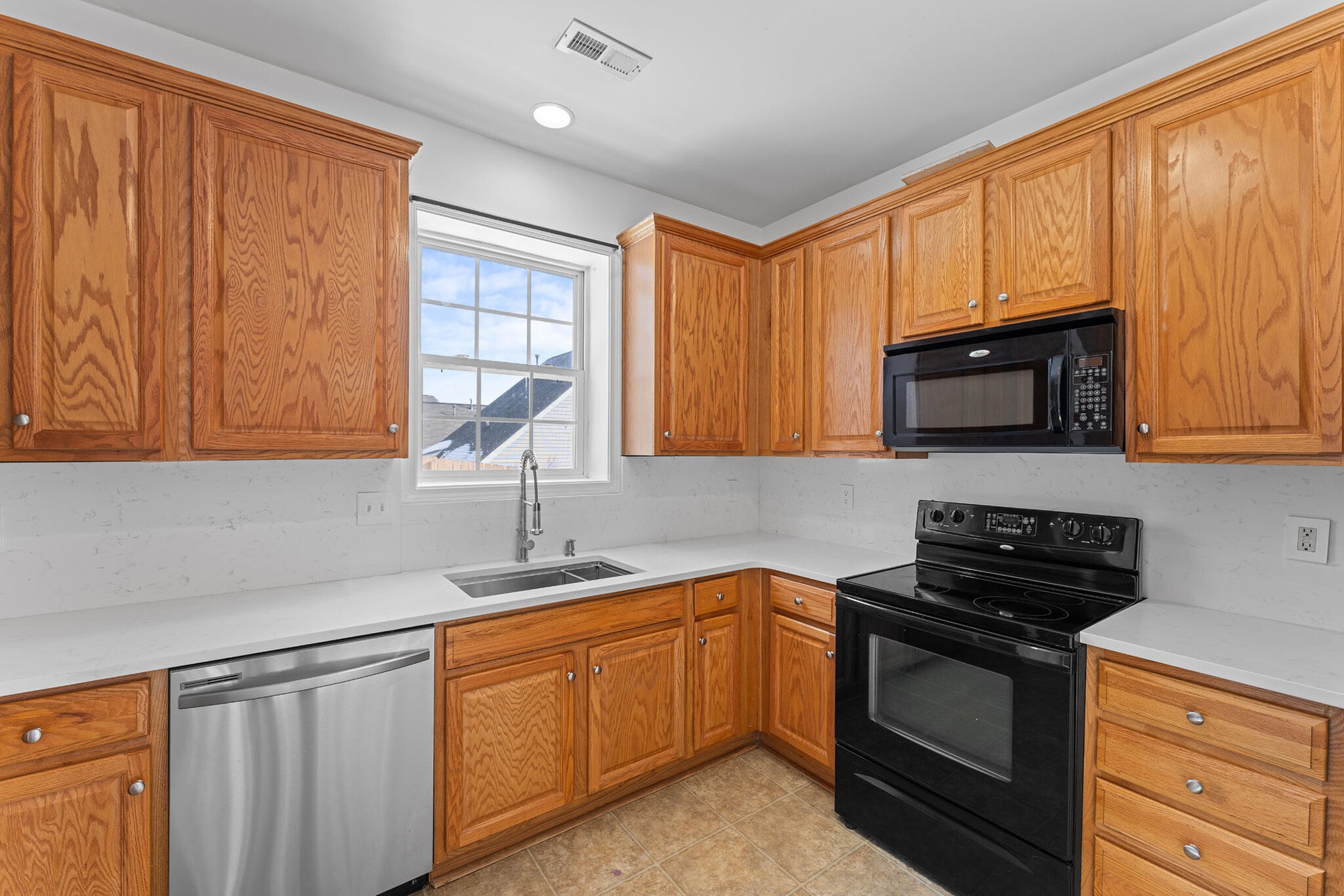 Building Photo - 4 Maravista Ave