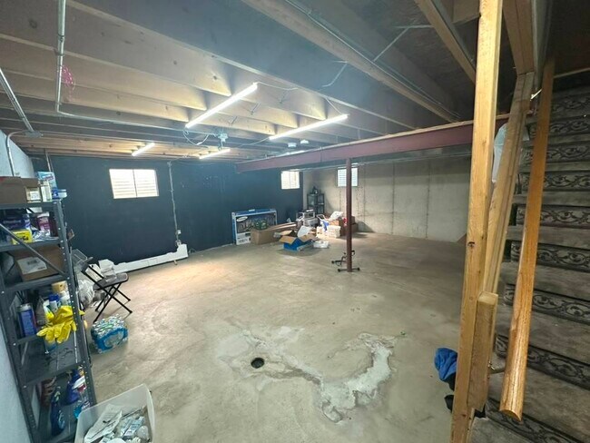 Building Photo - 7005 Manchester Dr