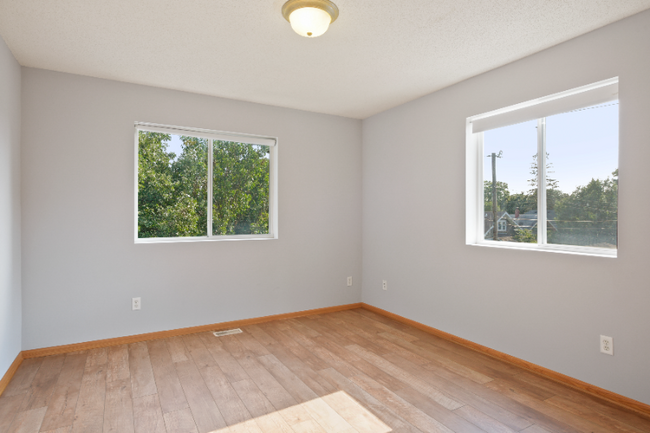 Building Photo - 619-625 Snelling Ave N