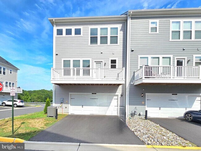 Building Photo - 17235 Branched Oak Rd