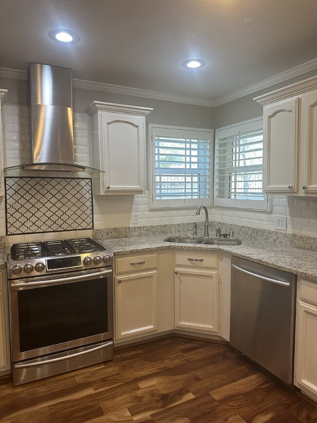 Building Photo - 5615 Burning Tree Dr