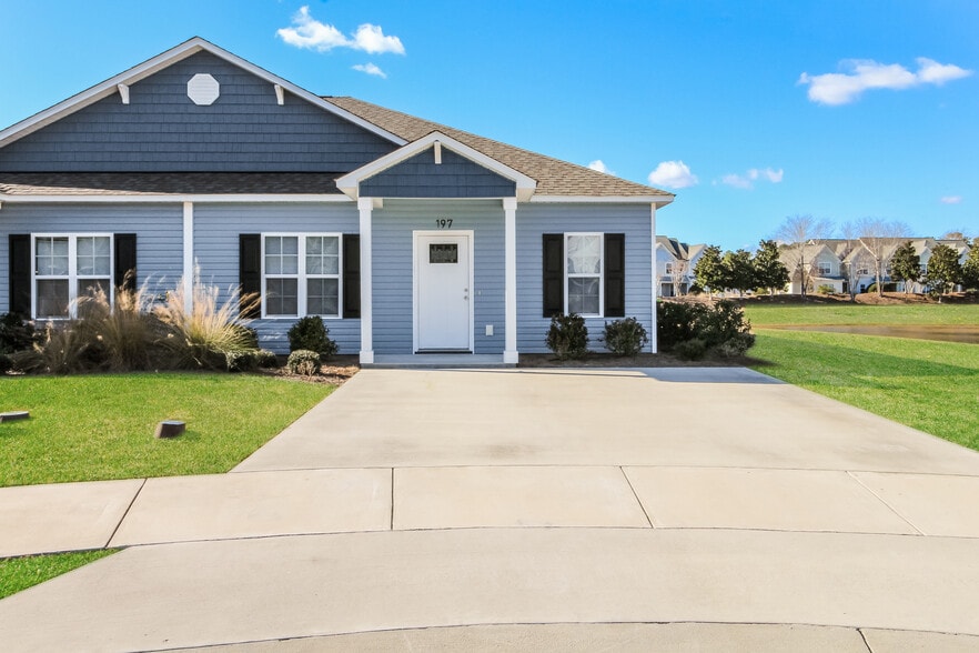 Building Photo - 197 Glenshee Ct