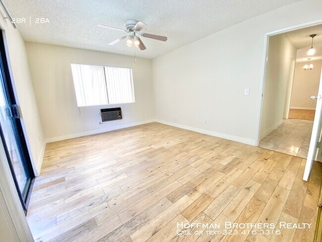 Building Photo - 415 S New Hampshire Ave Los Angeles CA 90020