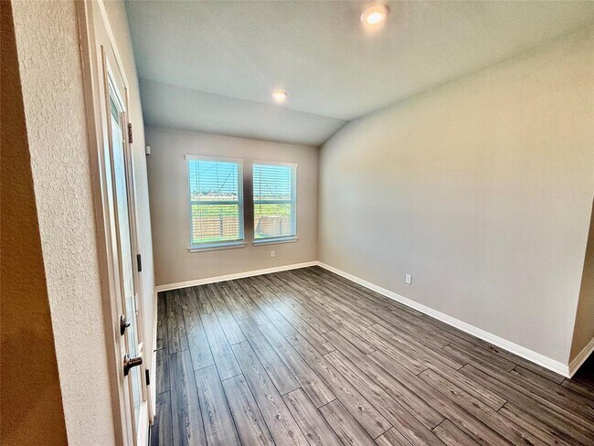 Building Photo - 2941 Mill Run Bnd